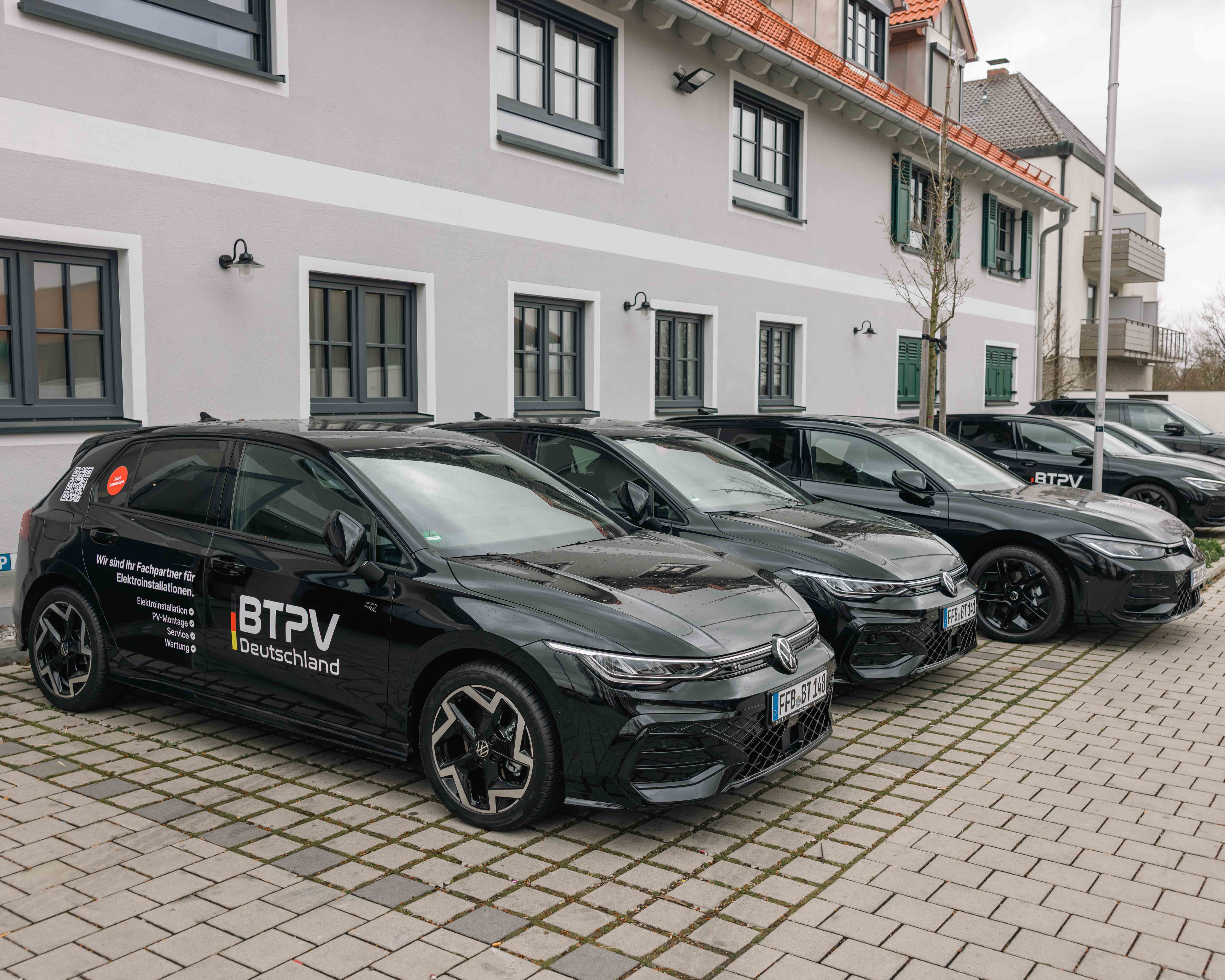 BTPV Deutschland Fuhrpark vor dem Firmensitz