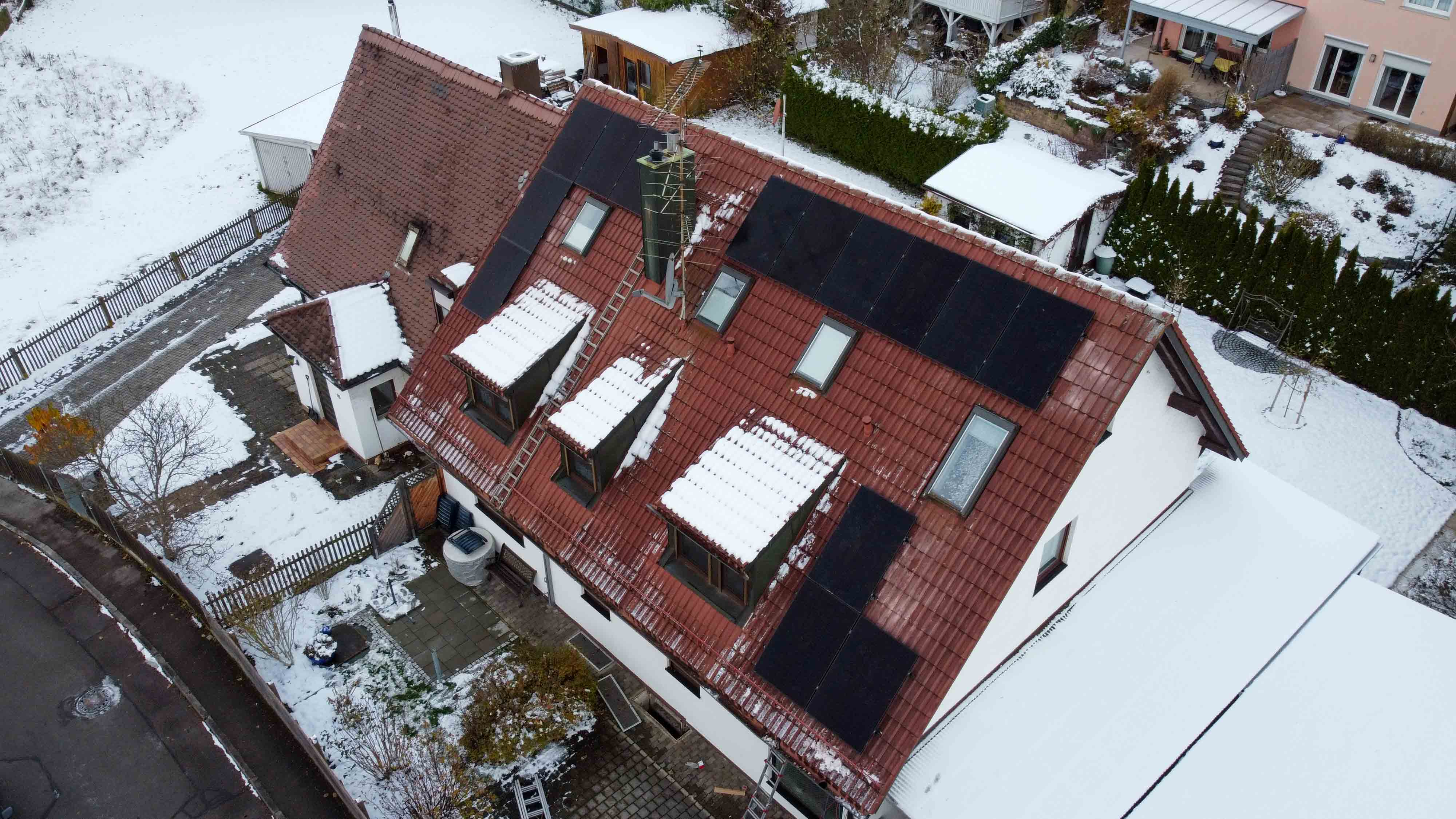 Solaranlage Drohne BTPV Winter